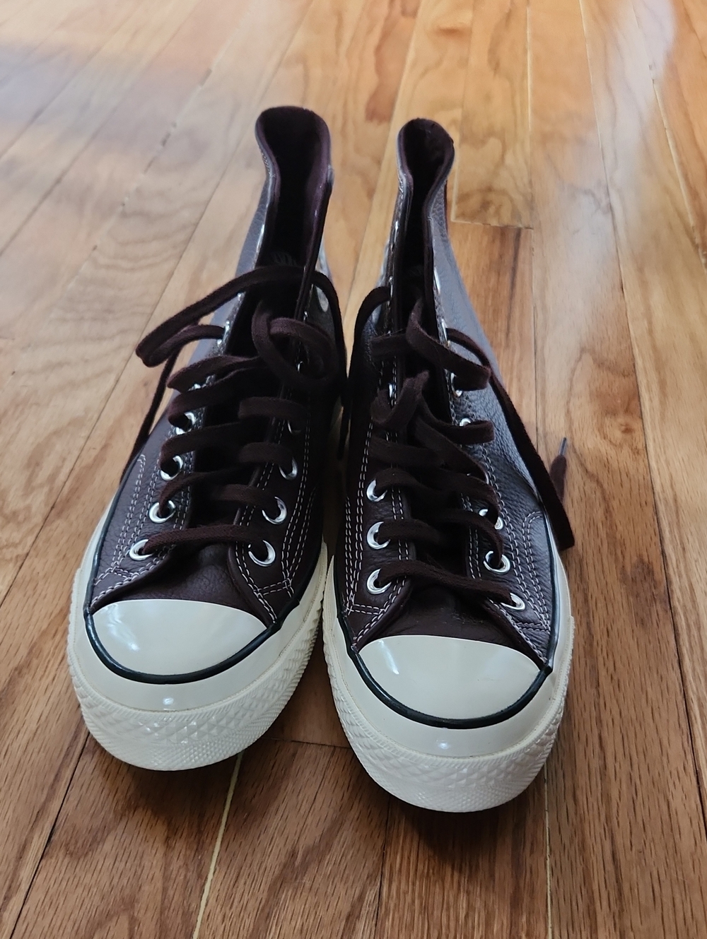 Converse Leather High Tops Men's 7/ Women's 9